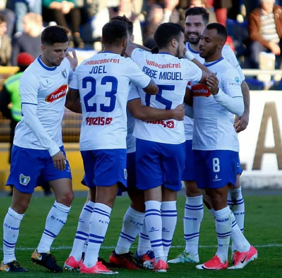 FC Famalicão vence Santa Clara e isola-se no primeiro lugar na II Liga
