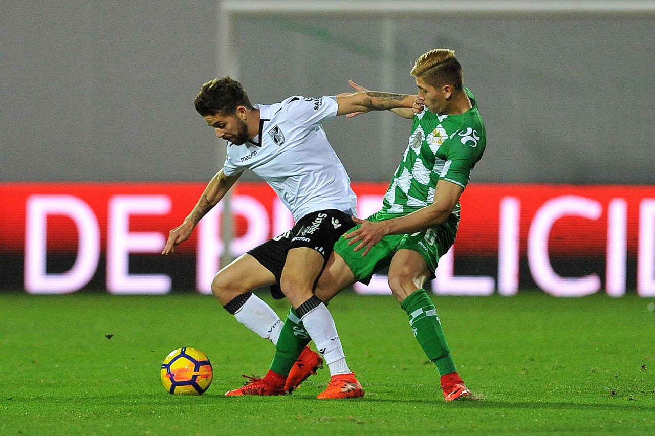 Moreirense e Vitória despedem-se da Taça da Liga com empate a três golos