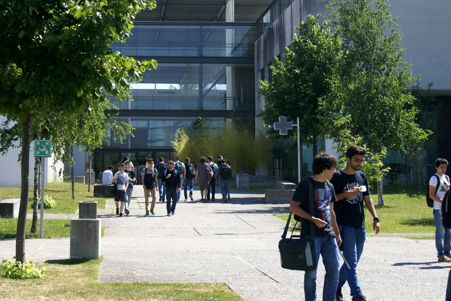 Candidaturas ao ensino superior baixam para menos de 45 mil