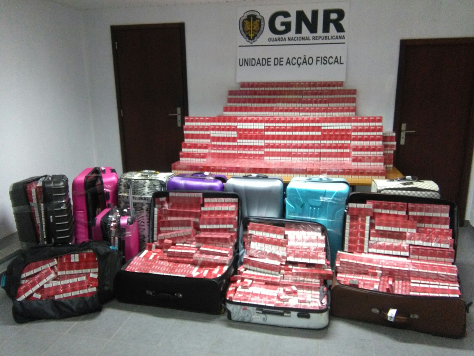 GNR apreende 200 mil cigarros