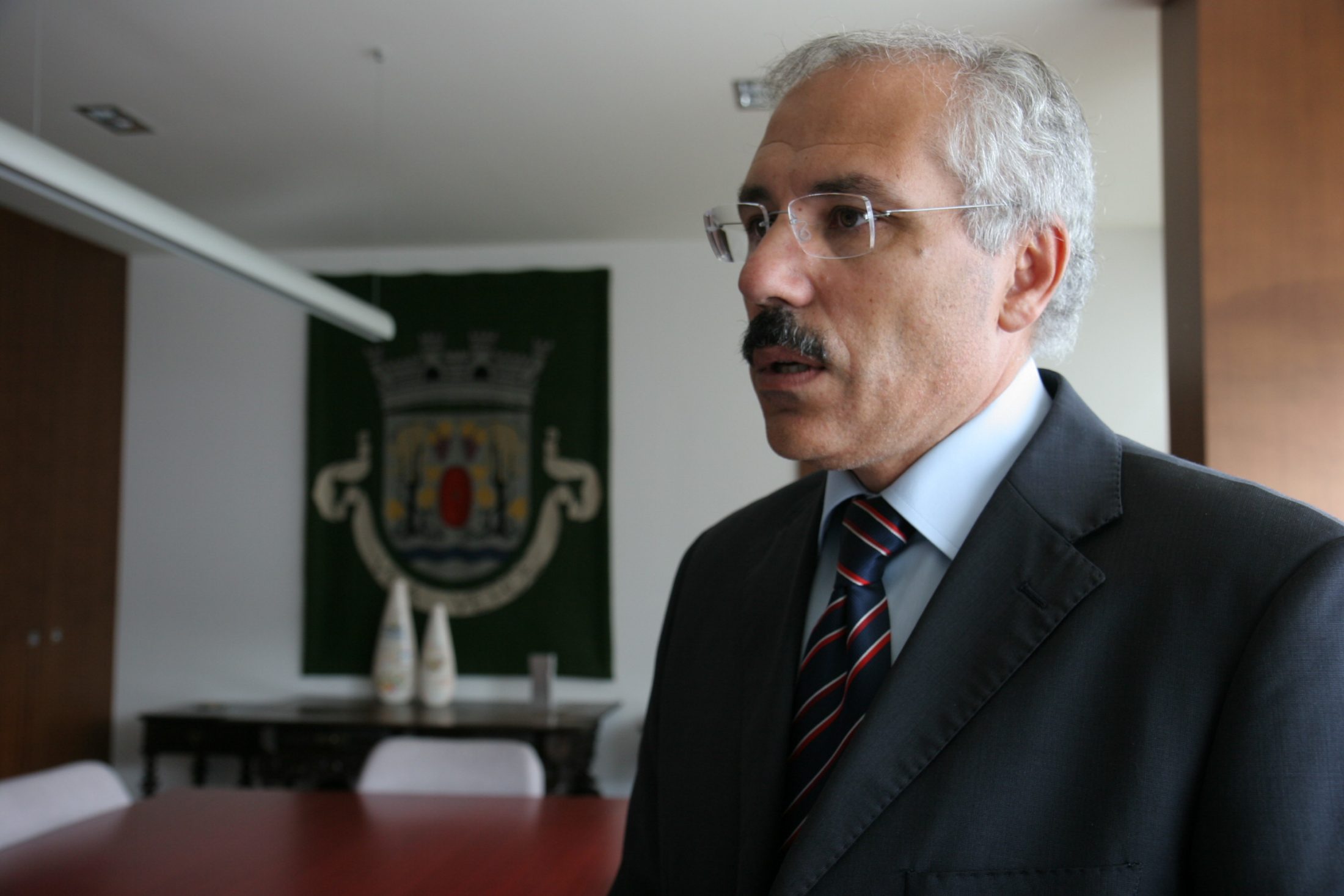 Tribunal condena a perda de mandato presidente da Câmara de Vila Verde