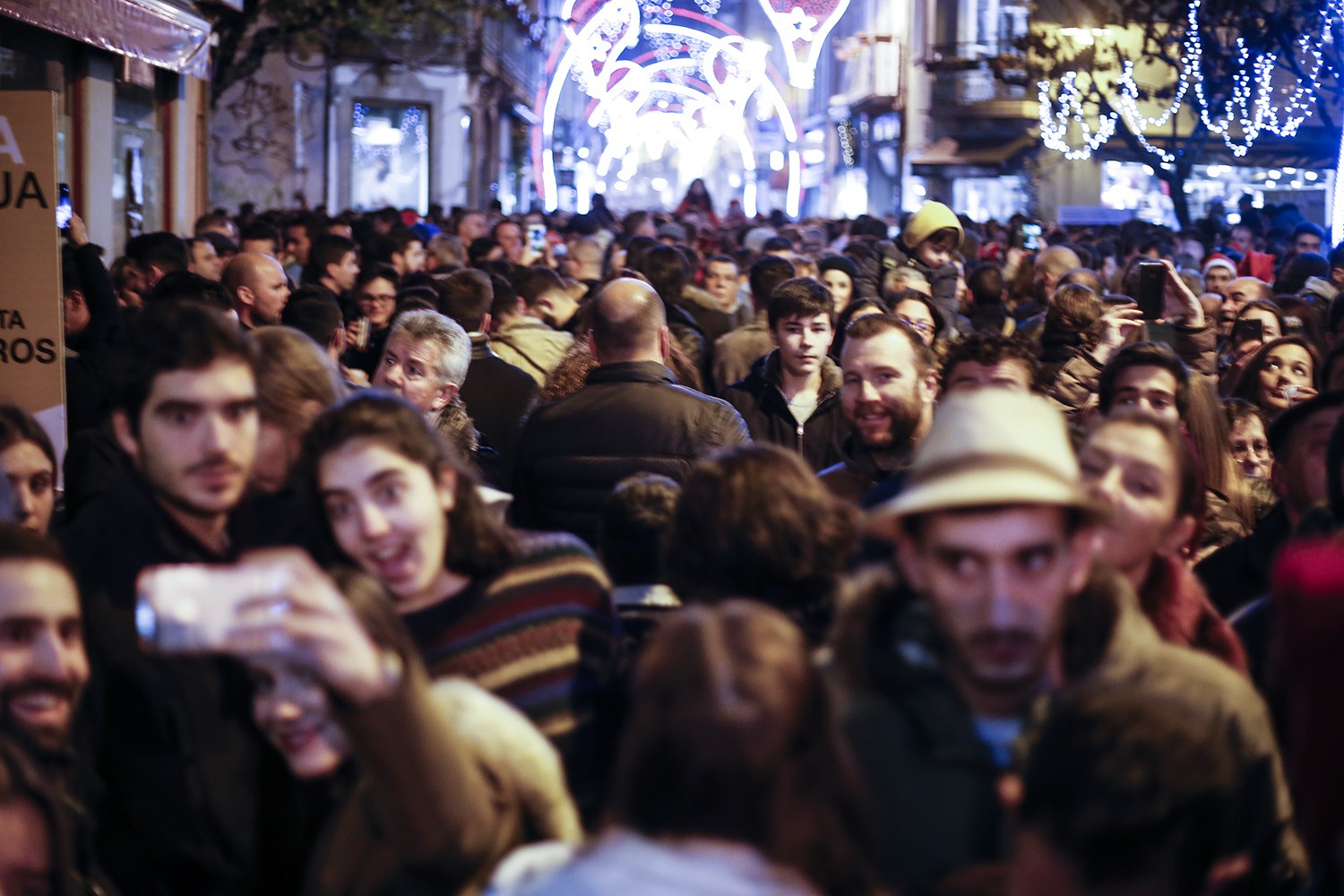 Milhares na rua para cumprir a tradição do "Natal no Bananeiro"