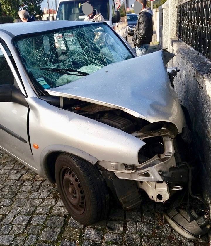 Colisão frontal faz duas vítimas na EN205 em Amares