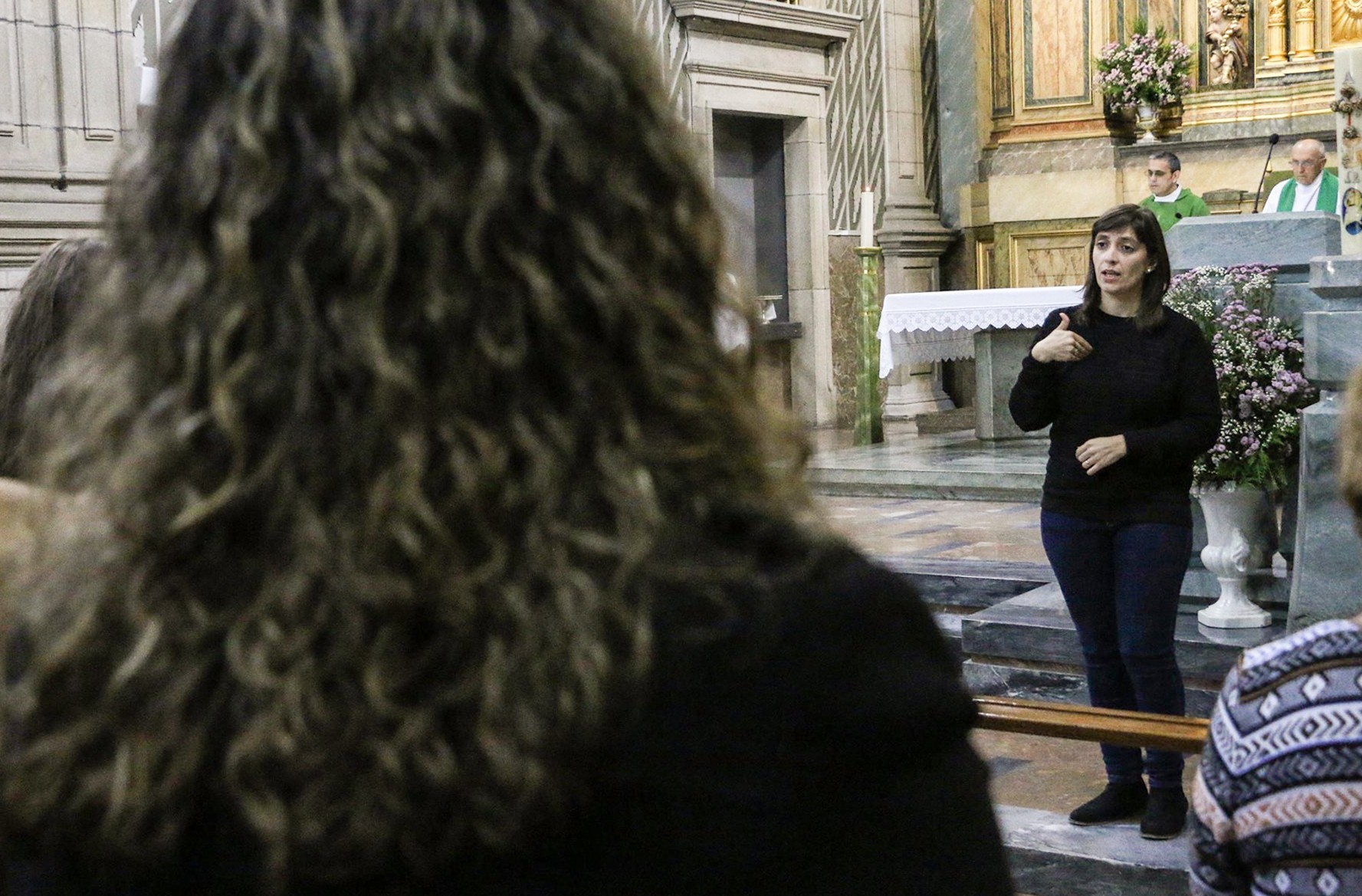 Basílica dos Congregados disponibiliza catequese de adultos para surdos