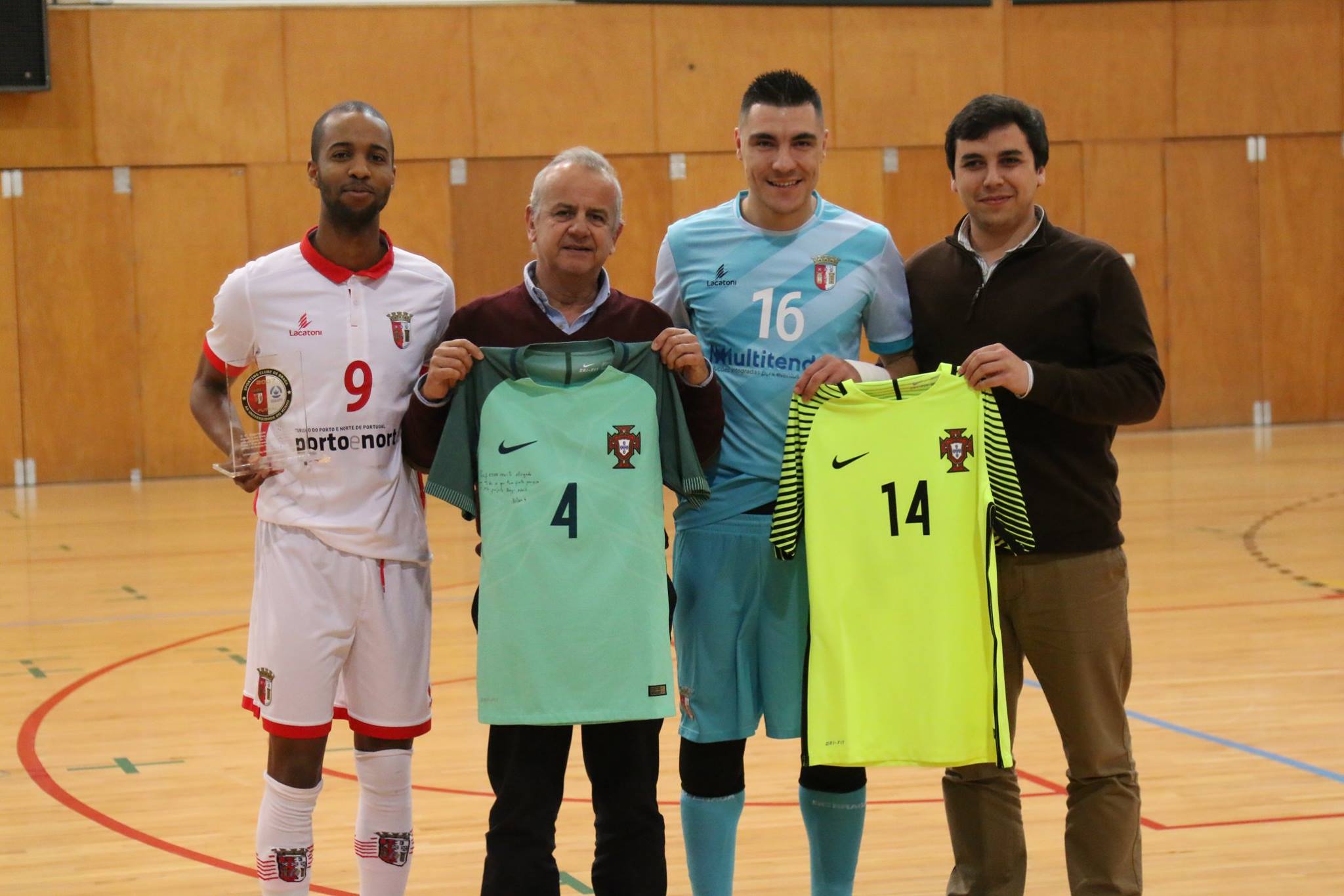 ? SC Braga empata com Leões de Porto Salvo