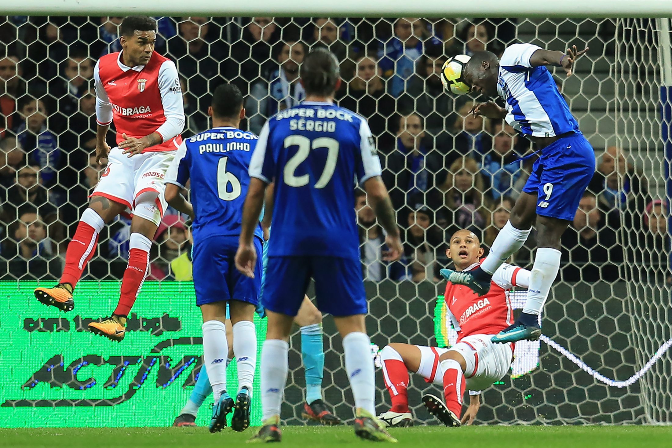 FC Porto vence Sporting de Braga e sobe à liderança na I Liga