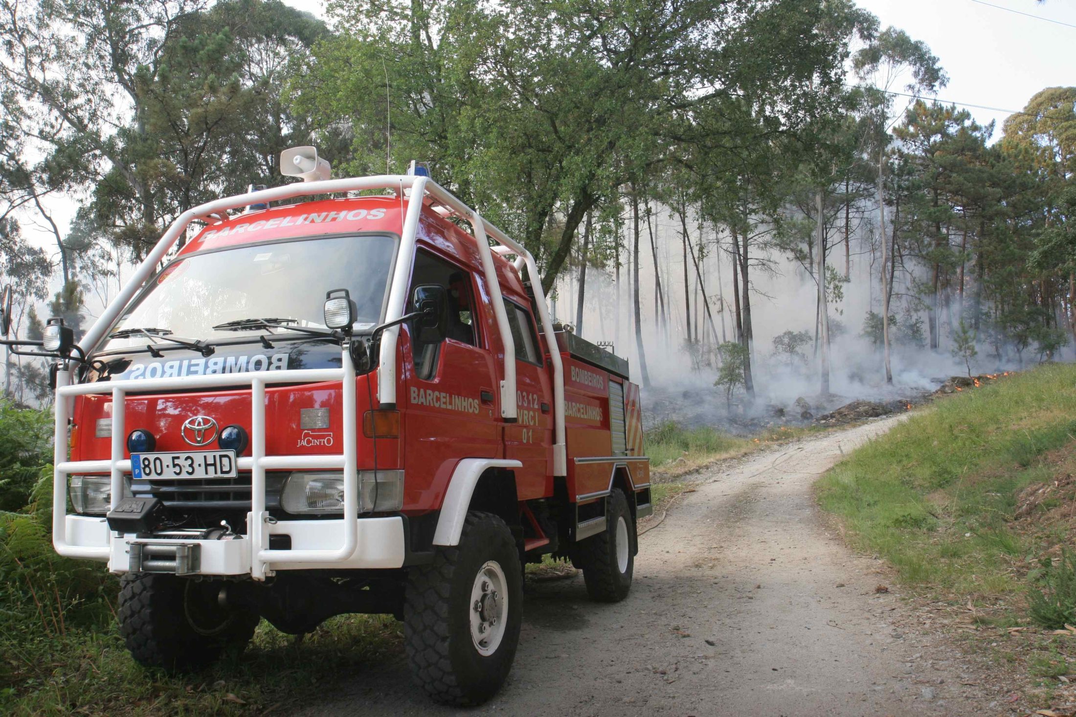Incêndios em Barcelos e Barca "dão luta"