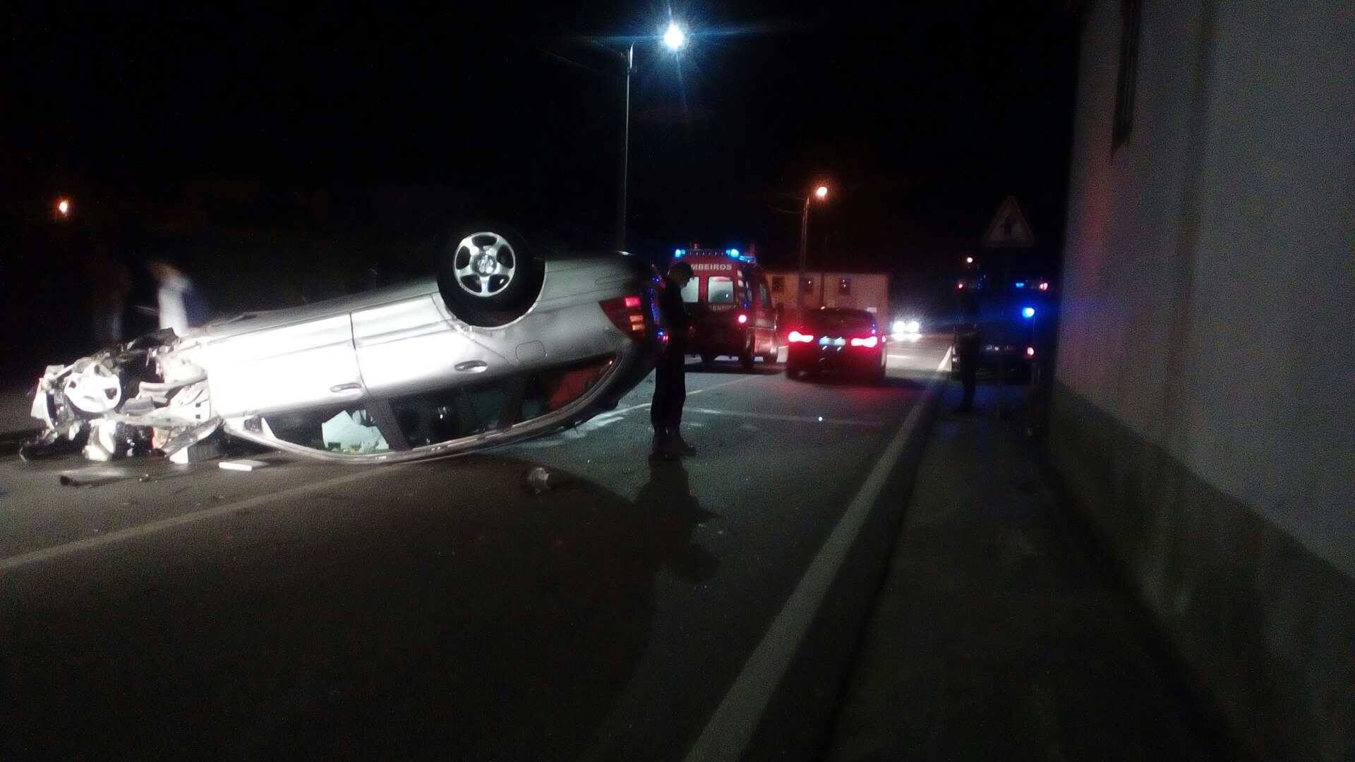 Despiste seguido de capotamento em Palmeira faz um ferido na EN103-1