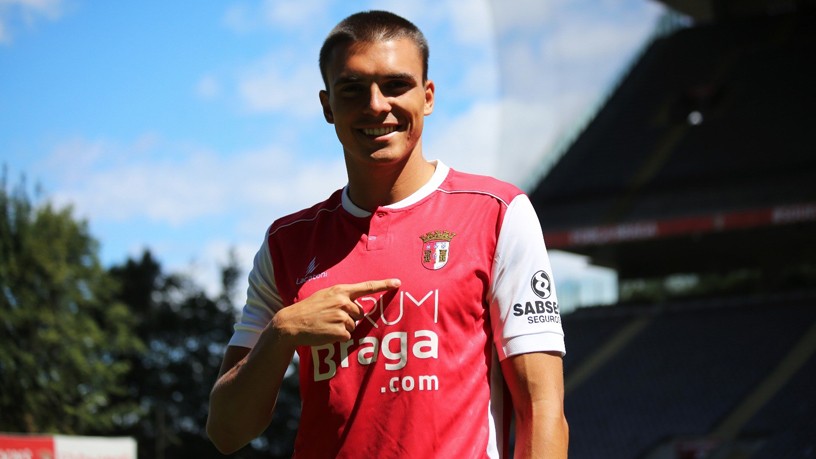 Palhinha estreia-se nos convocados frente ao Santa Clara