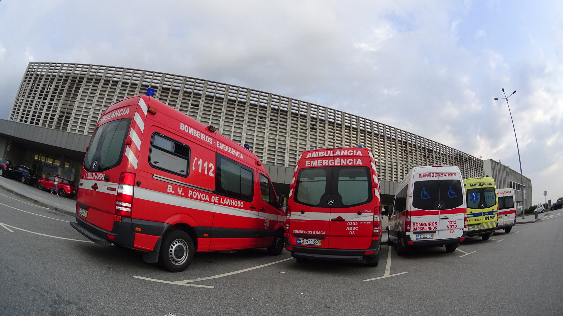 Mau Tempo: Queda de luminária faz um ferido em Esposende