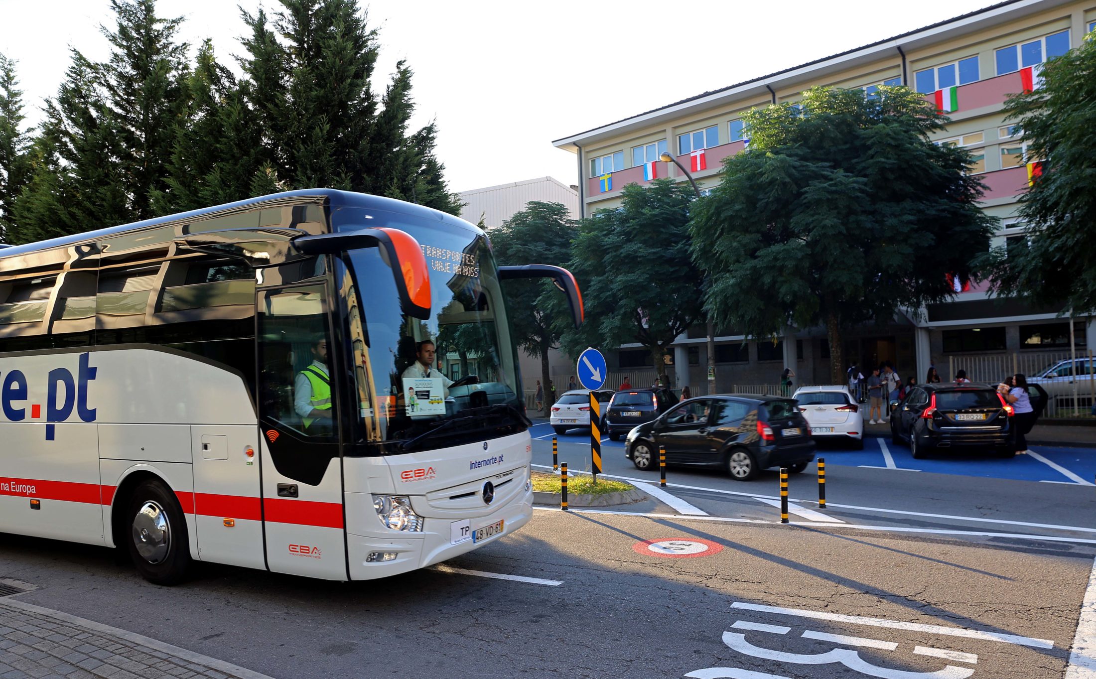 ‘School Bus’ e ‘Kiss and Go’ promovem mobilidade e reforçam segurança