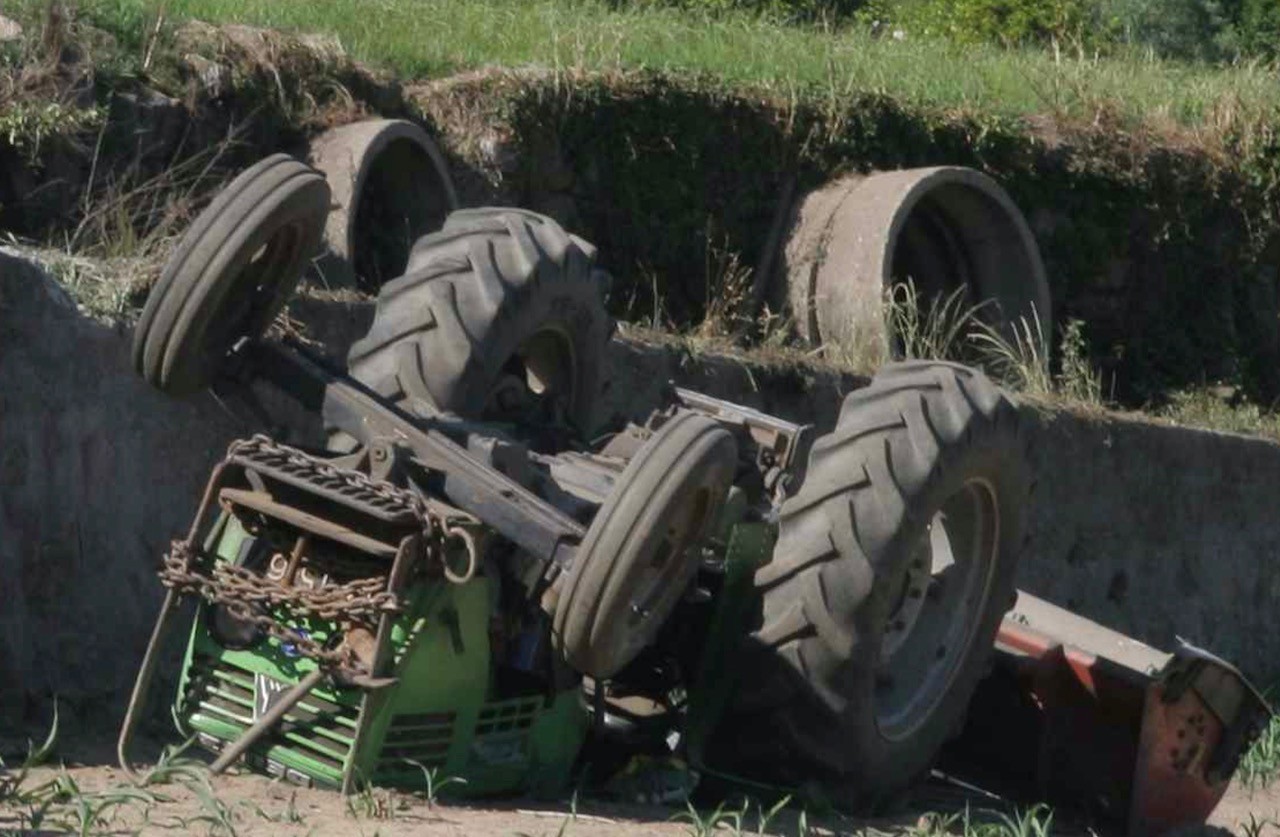 Homem de 56 anos morre em acidente com trator agrícola