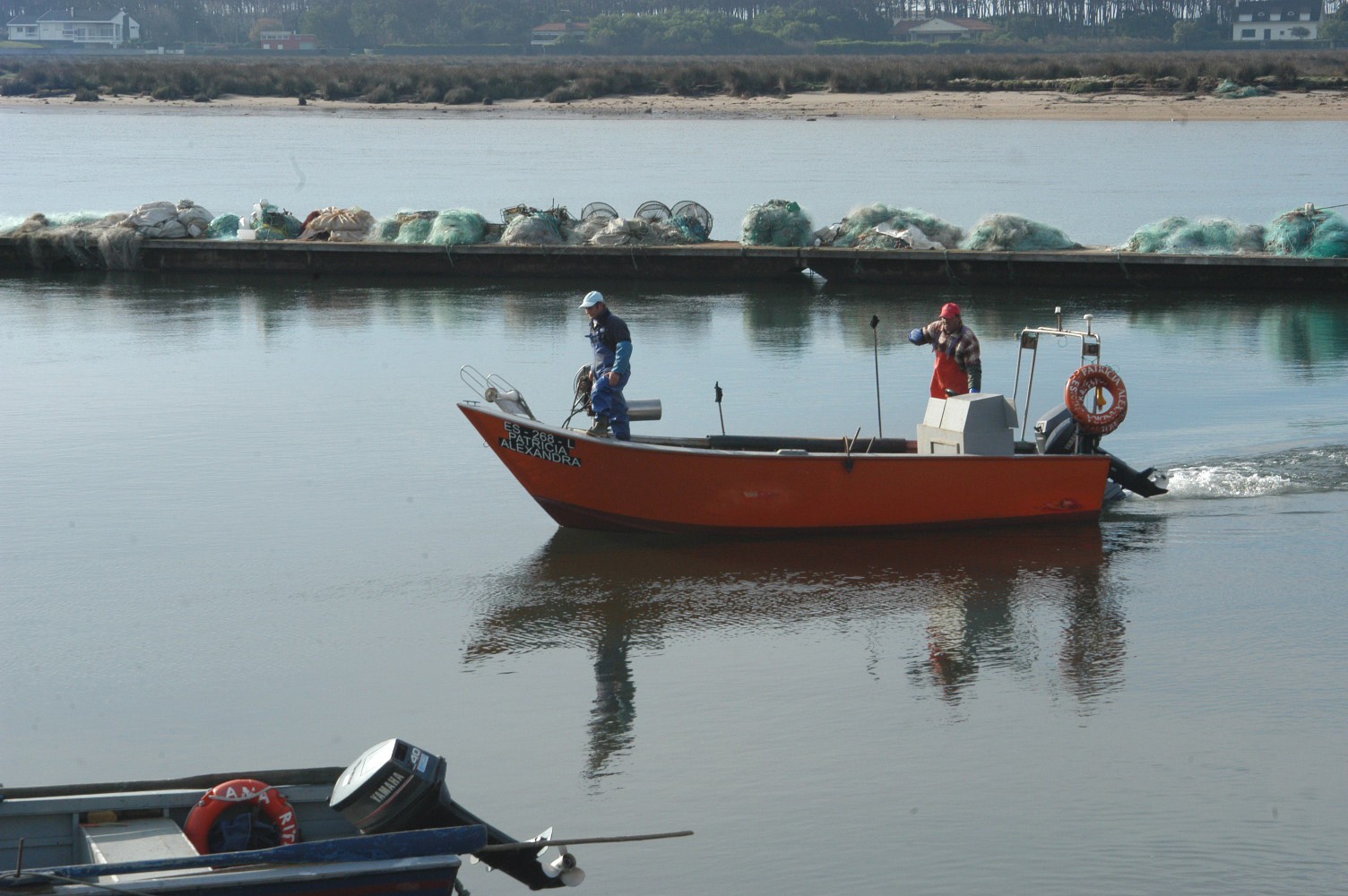 Pesca da lampreia nas pesqueiras do rio Minho obriga a uso de colete de salvação