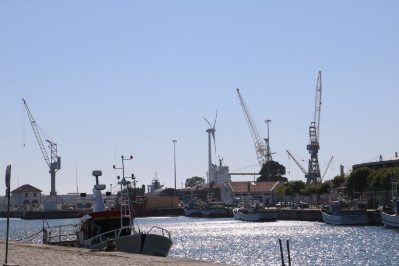 Armadores desistem de bloqueio a navio após reunião com presidente da Câmara