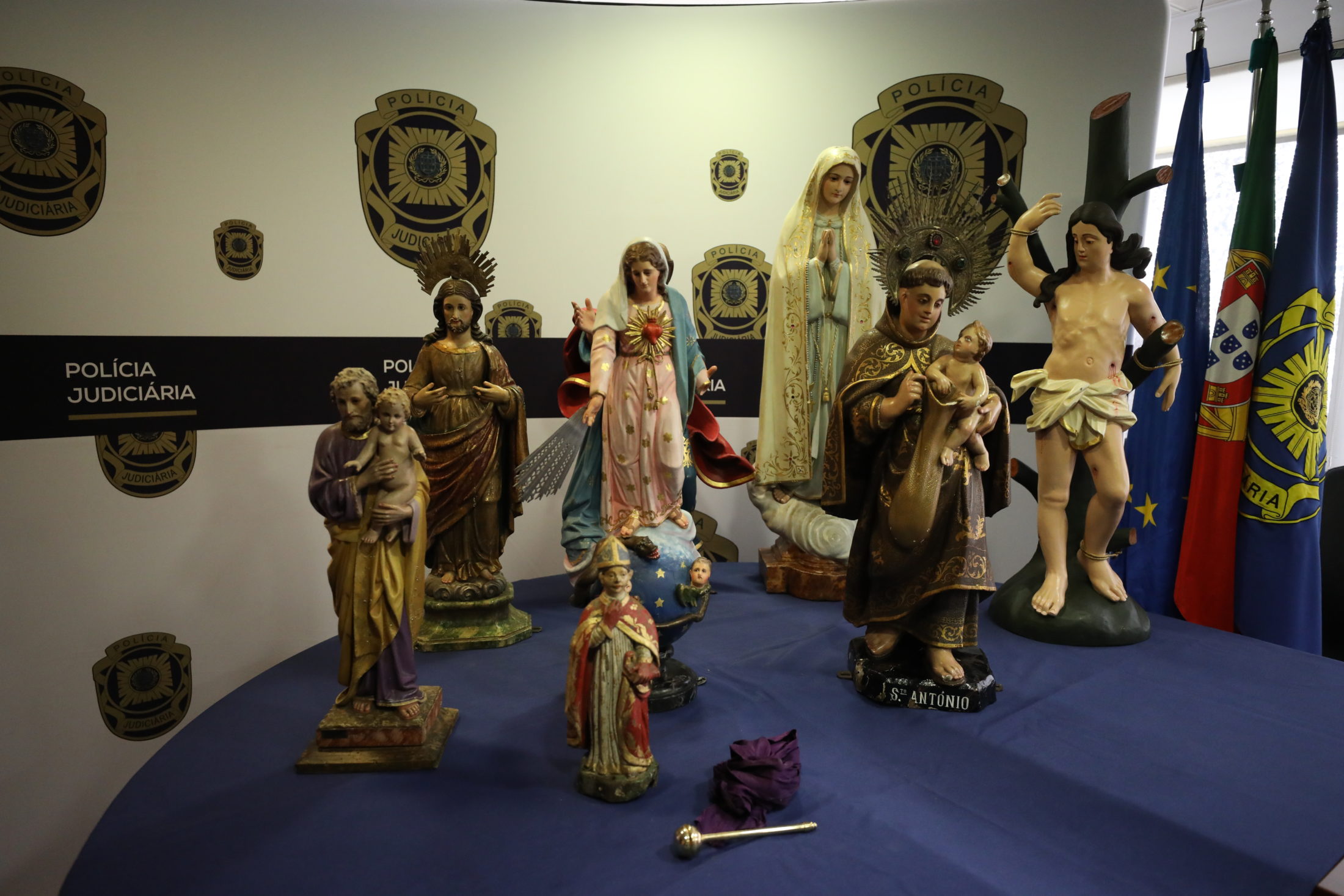 PJ/Braga apreende obras de arte sacra avaliadas em 18 mil euros