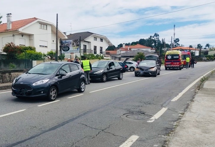 Bebé de nove meses entre os feridos de acidente em Forjães na EN103