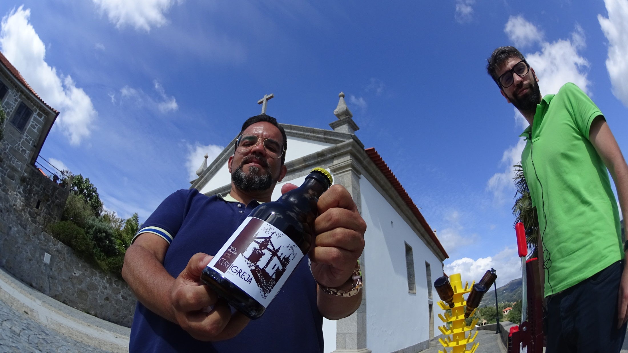 ? Paróquia de Rio Mau cria cerveja artesanal para recuperar altares da Igreja
