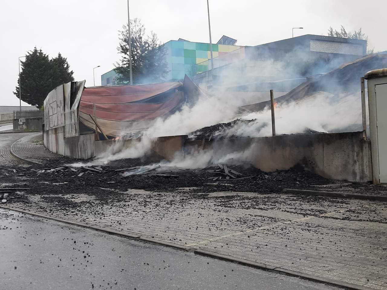 GNR investiga incêndio que destruiu fábrica com dez trabalhadores