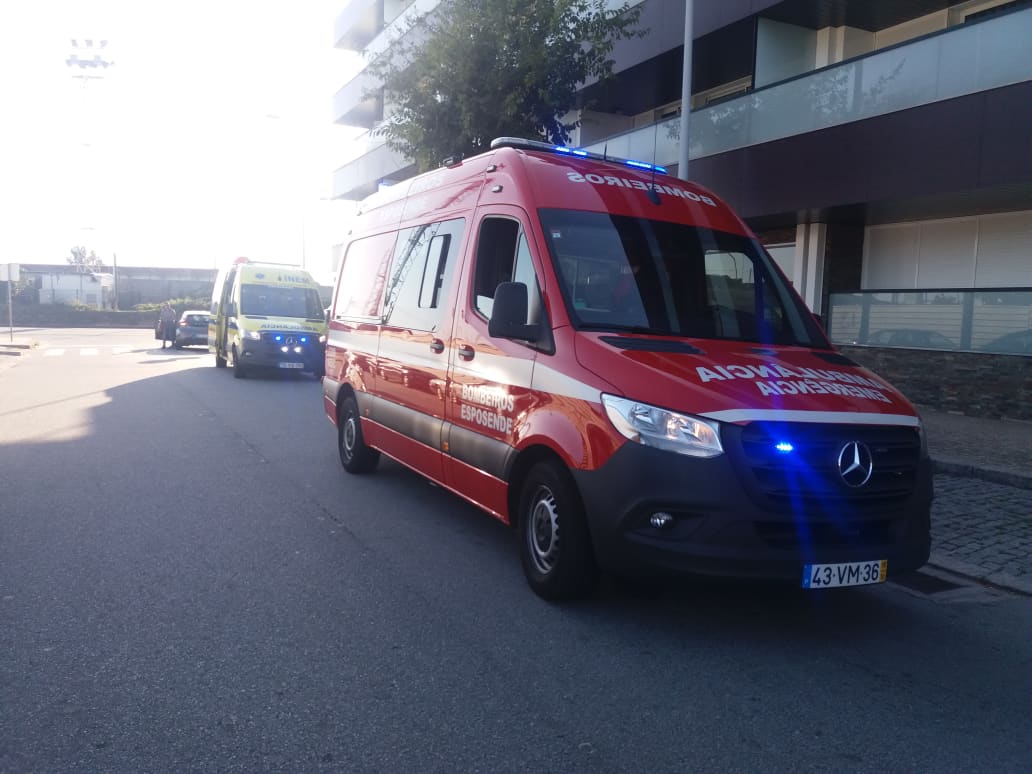 Rua Mouchinho em Marinhas palco de acidente entre duas bicicletas