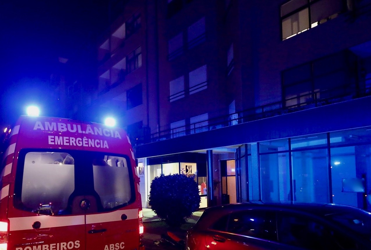Jovem ferido com gravidade depois cair de varanda junto à UMinho