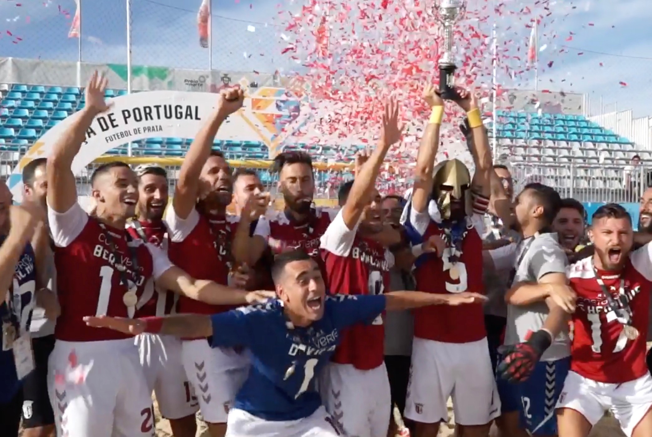 ? SC Braga conquista primeira Taça de Portugal de futebol de praia