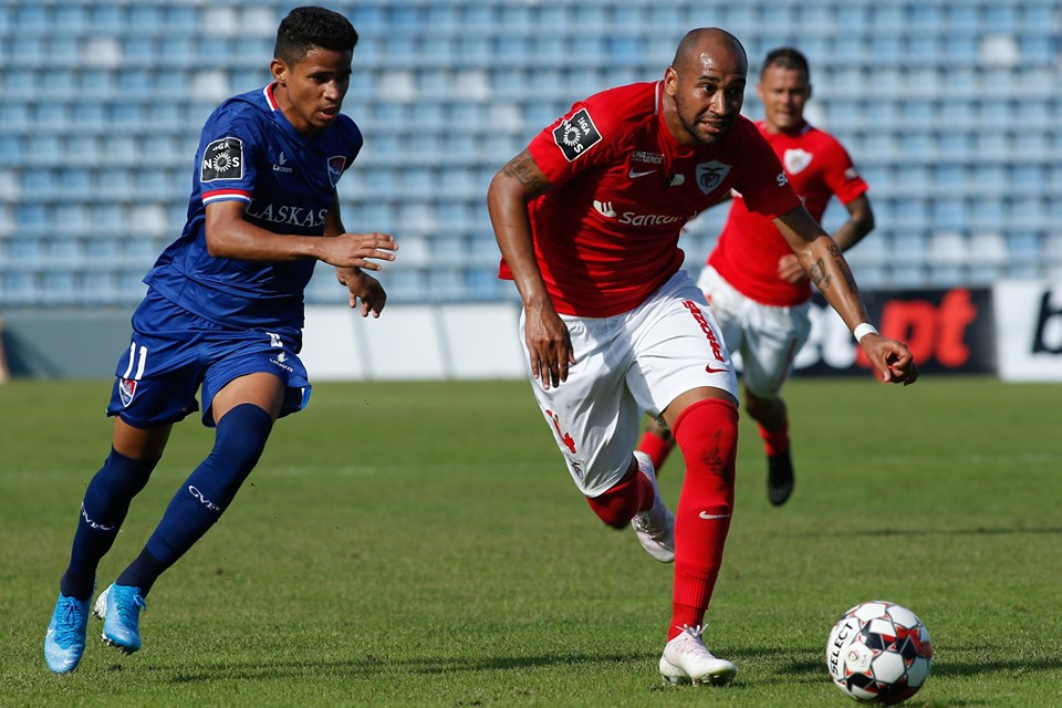Gil Vicente perde nos Açores nos minutos finais