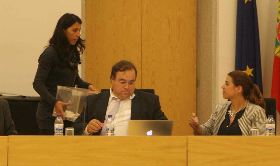 CDS-PP, PS e JPNT abandonam Assembleia Municipal de Esposende