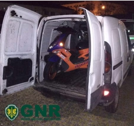 Três jovens detidos por furto de ciclomotor em Gualtar