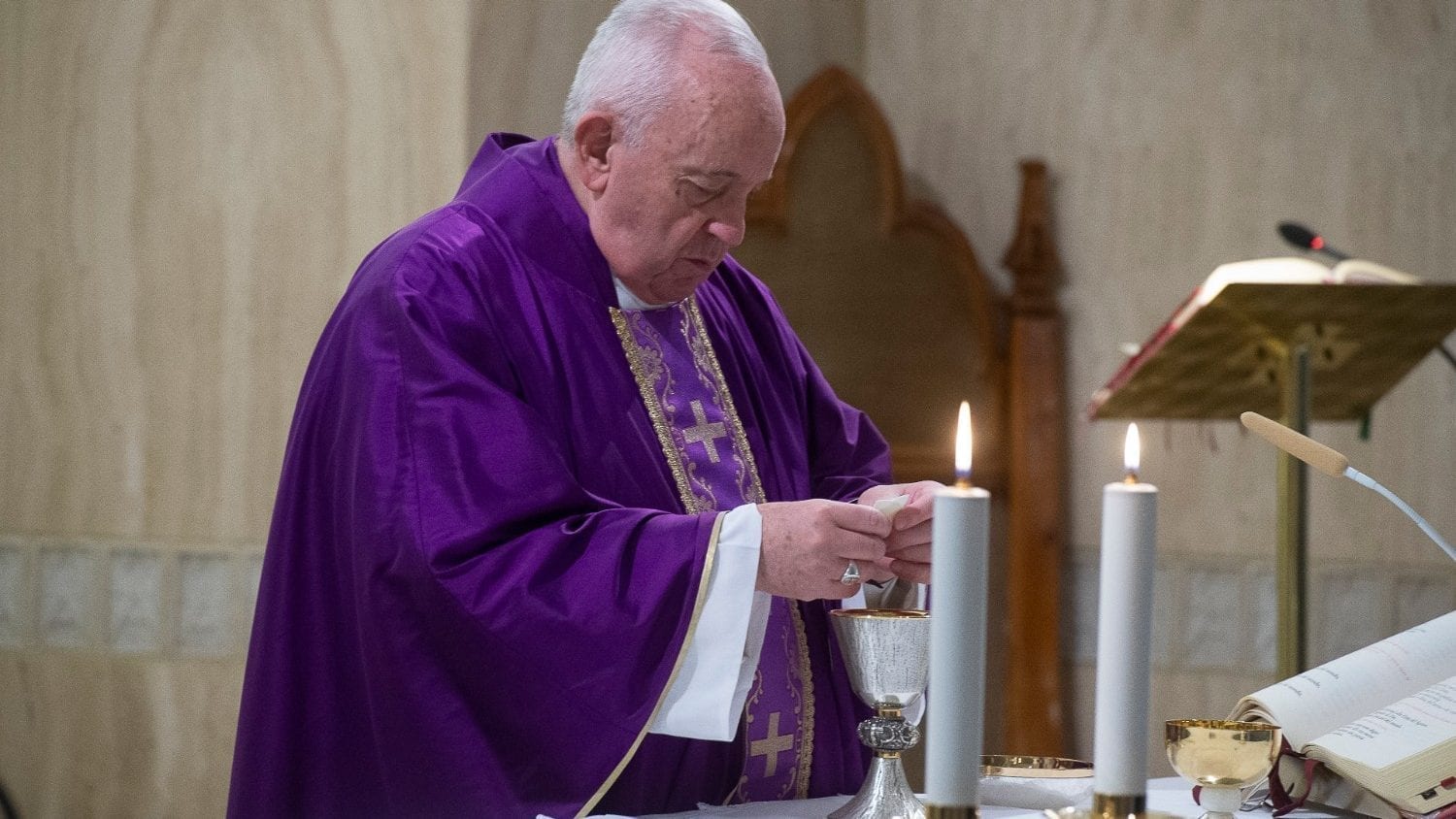 Francisco pede que se reze pelos presos