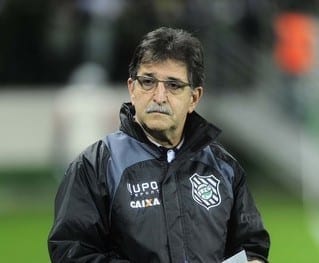 René Simões, antigo técnico do Vitória SC, infetado com Covid-19