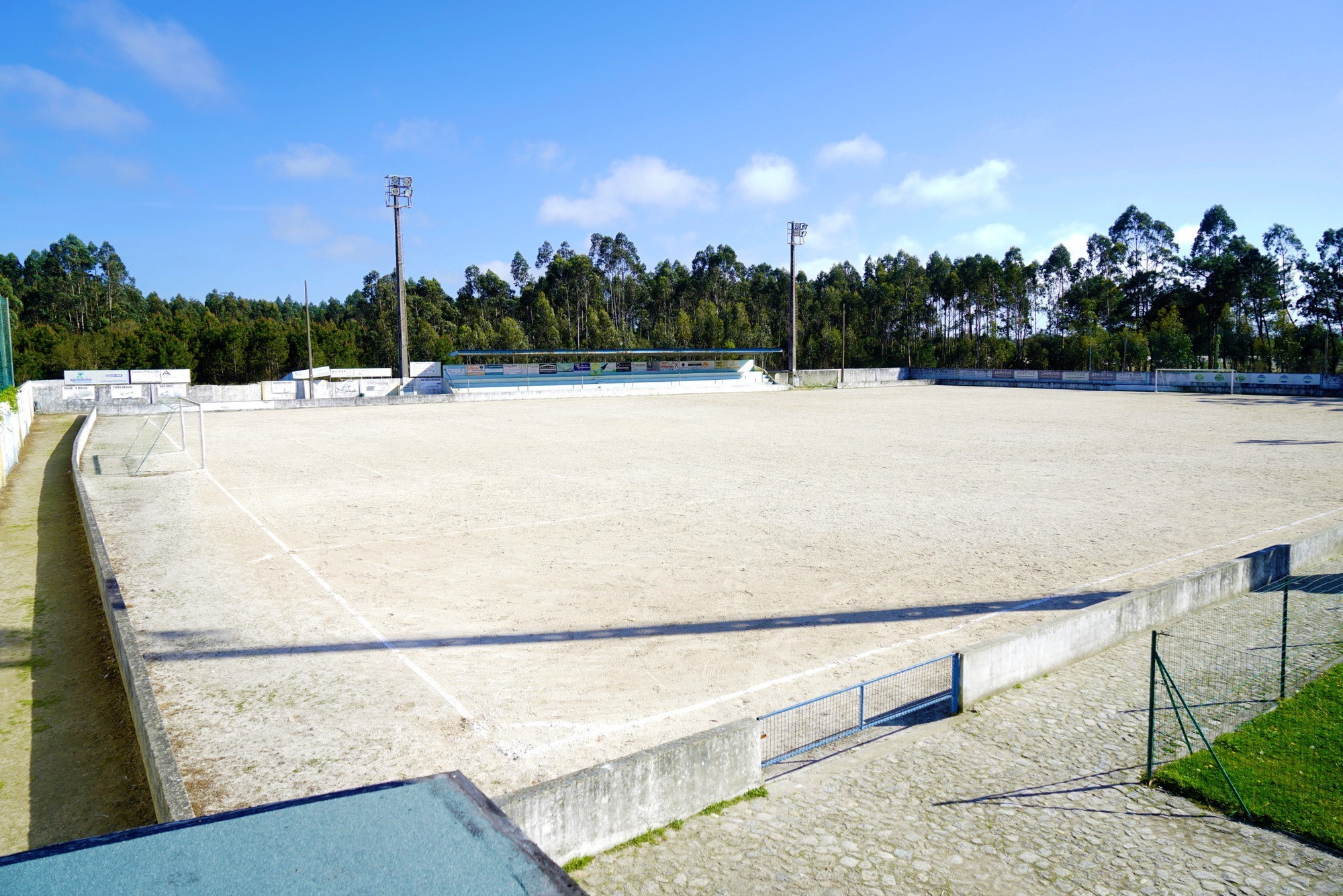 Município reforço apoio ao Grupo Desportivo de Apúlia para requalificação do Campo dos Sargaceiros