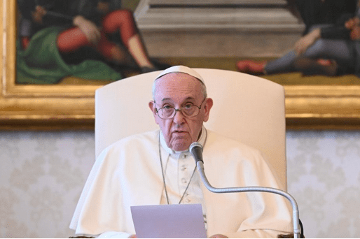 Papa afirma que a oração é um antídoto contra o negativismo