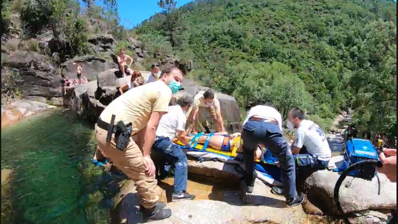Queda na cascata das Barjas faz um ferido ligeiro