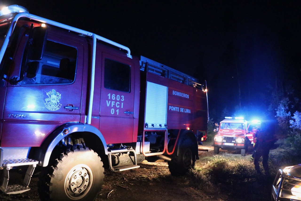 Mais três incêndios a surgir durante a noite Alto Minho e separados por dez minutos