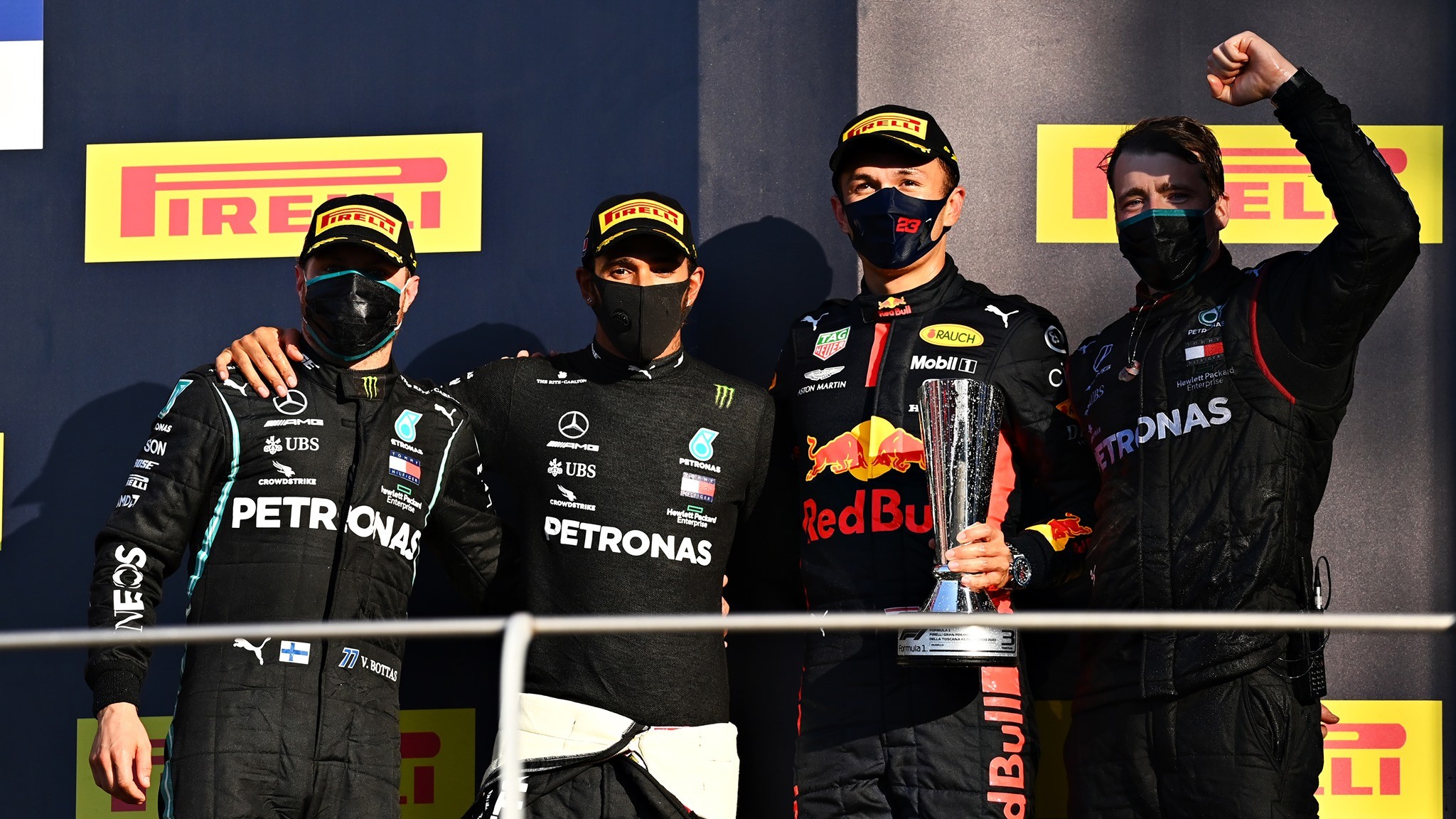 Lewis Hamilton vence acidentado GP da Toscânia em Fórmula 1