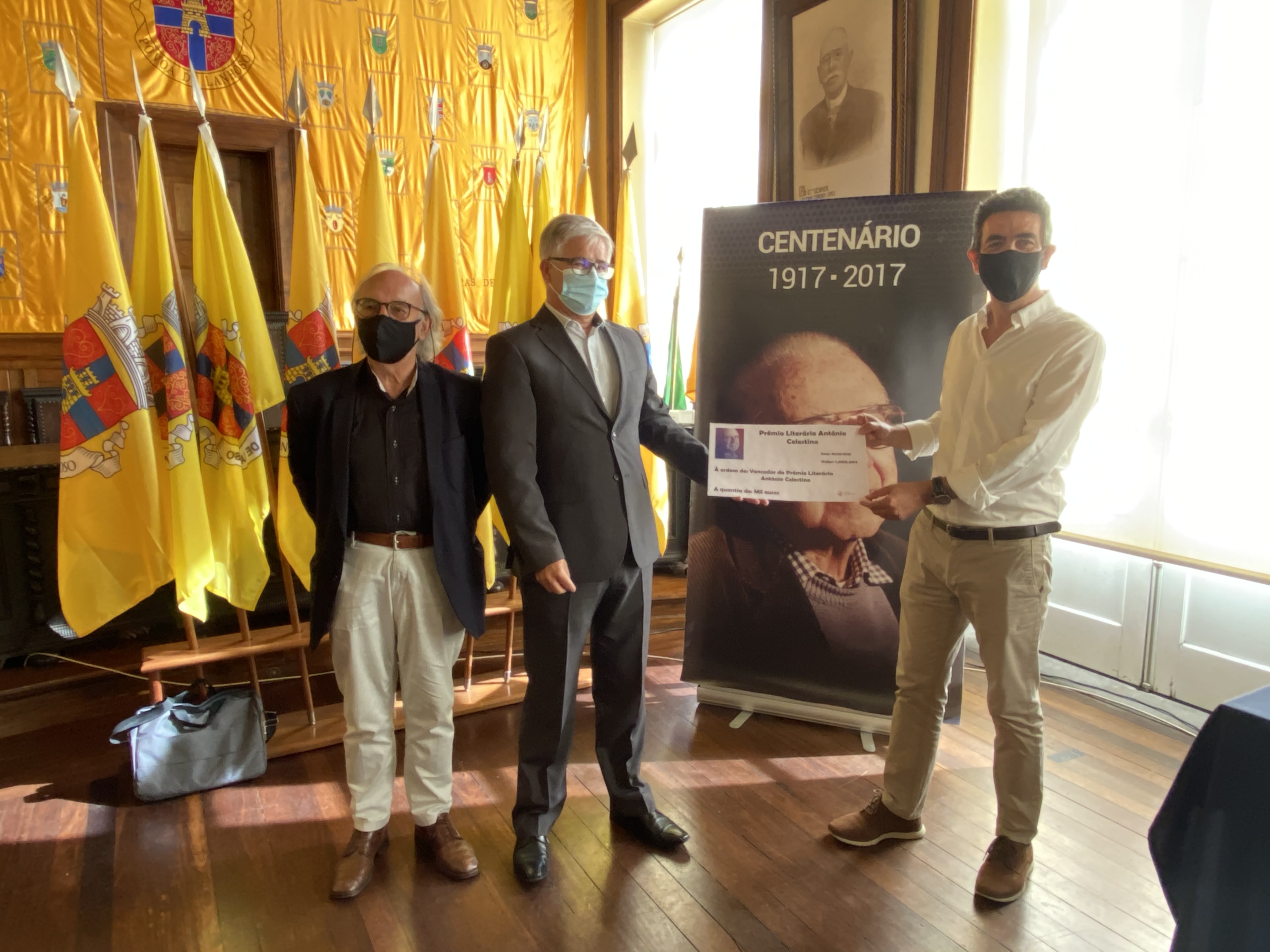 “Vidas Adiadas” vence o prémio literário António Celestino