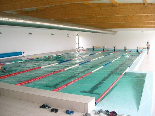Única piscina aberta é só para atletas federados