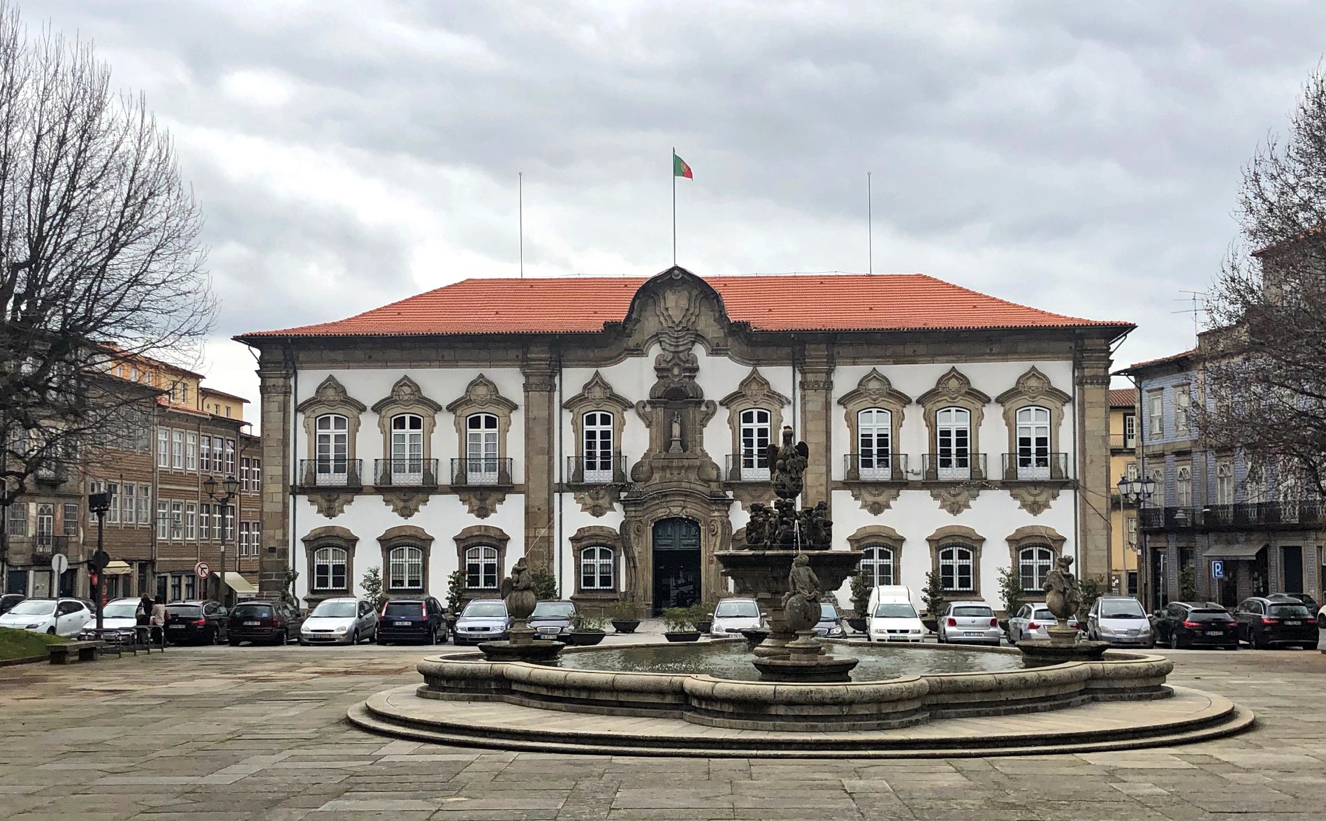Câmara de Braga desafiada a rever impostos aplicados a empresas e cidadãos