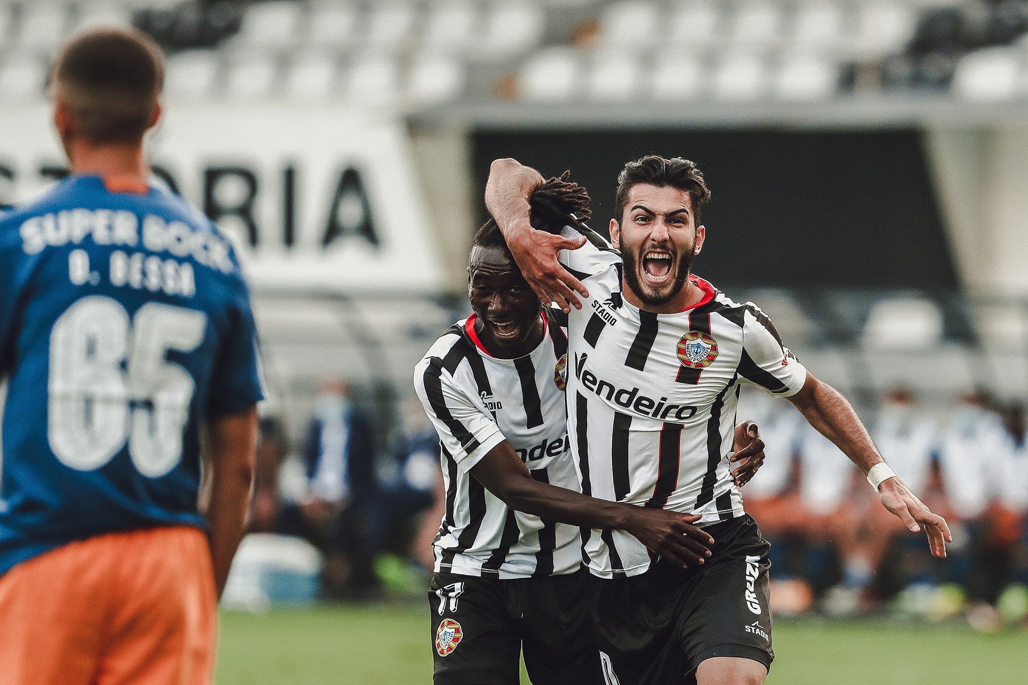 Domingo de muitos golos na II Liga