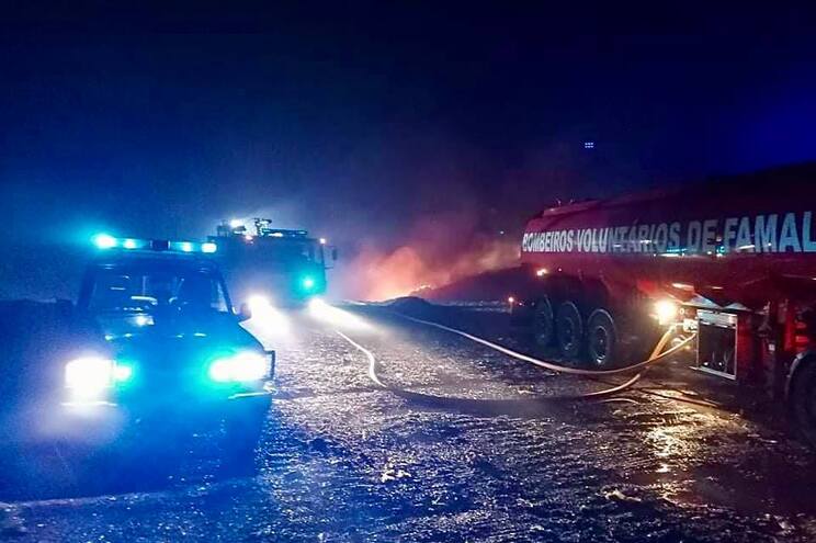 Incêndio em aterro mobilizou 25 operacionais