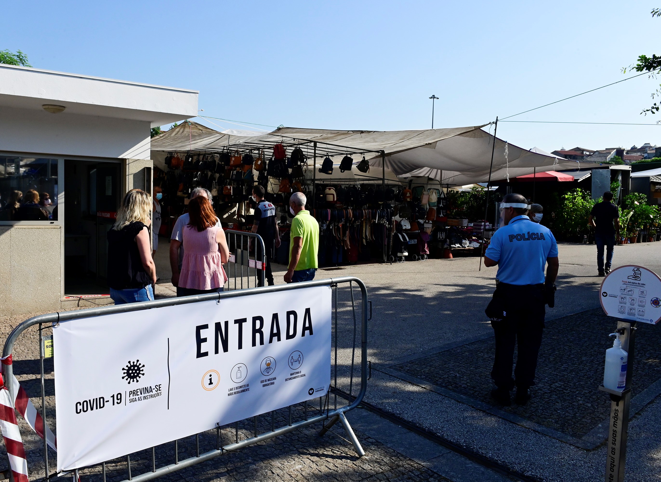 Feira e Mercado de Guimarães mantêm-se abertos