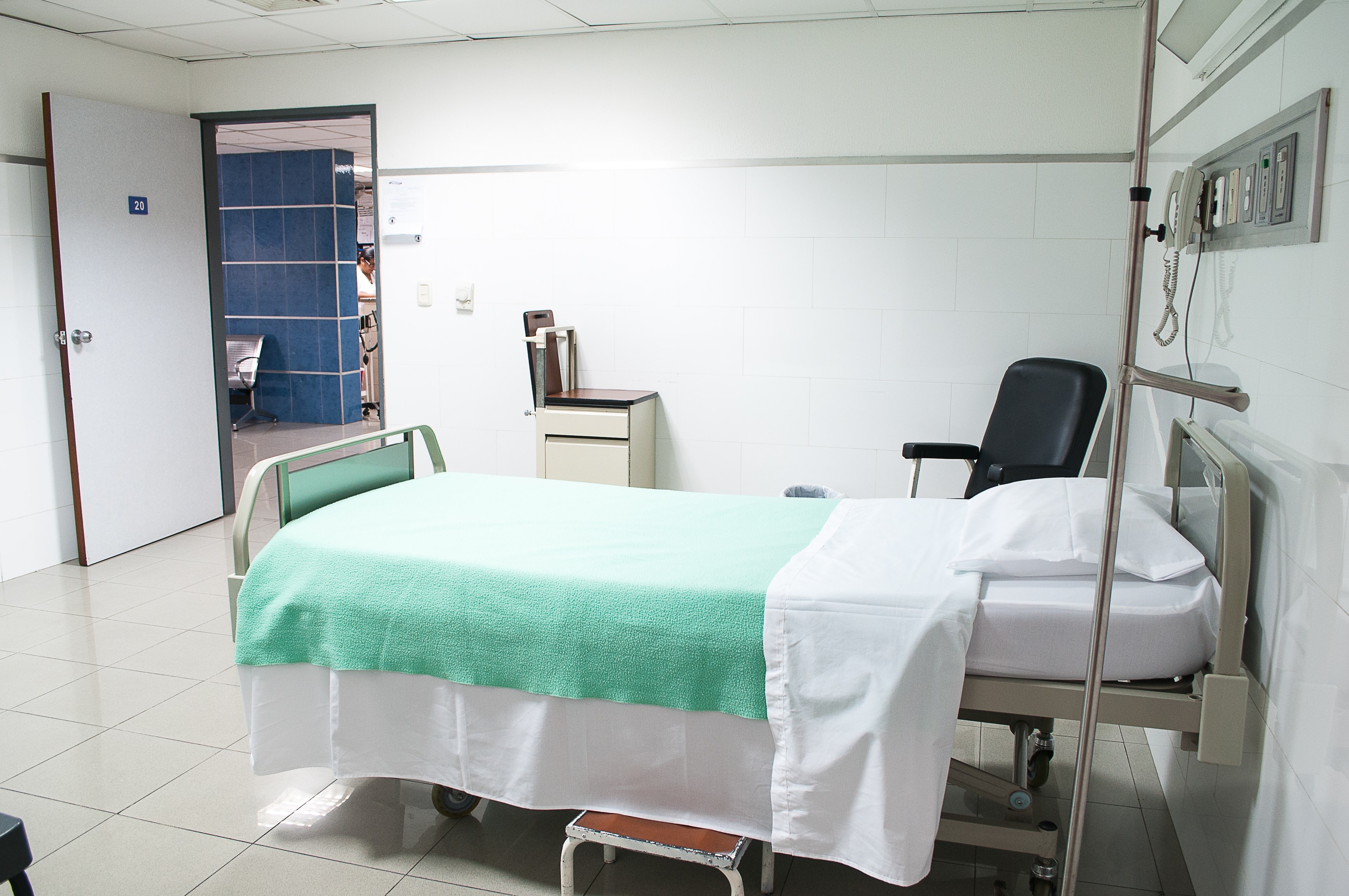 Internamentos com novo recorde de 2.122 doentes nos hospitais