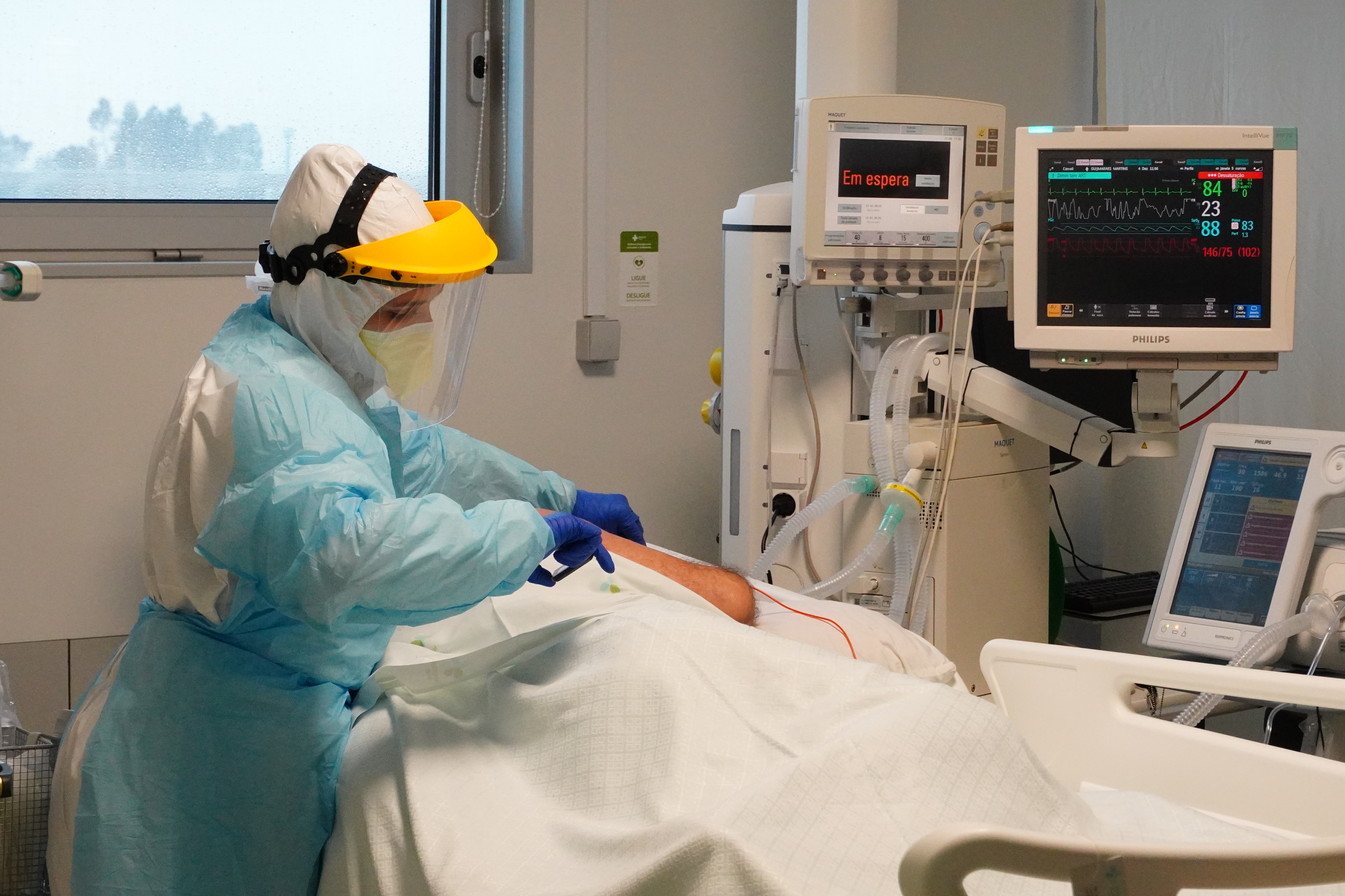 Portugal com novos máximos de infeções e mortes por covid-19