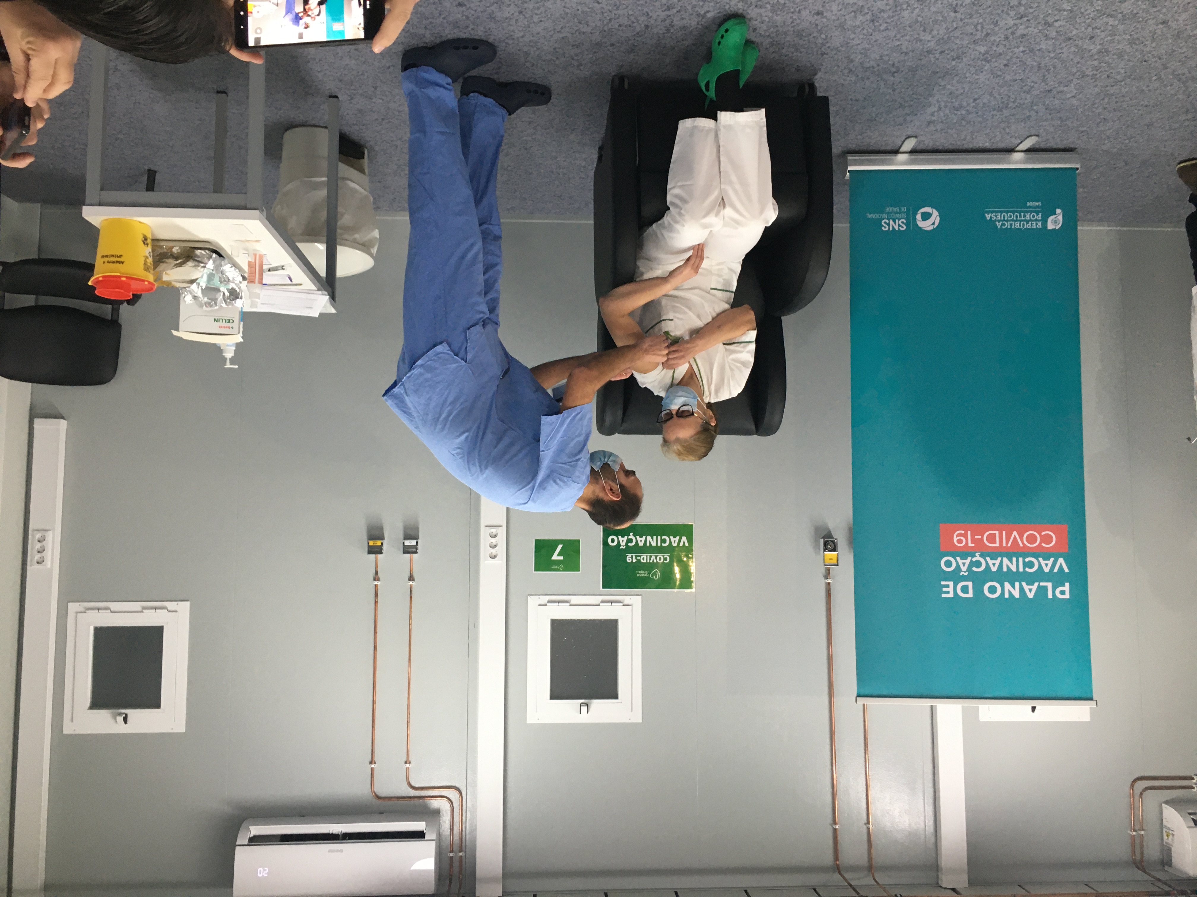 Já foram vacinados os primeiros profissionais de saúde no Hospital de Braga