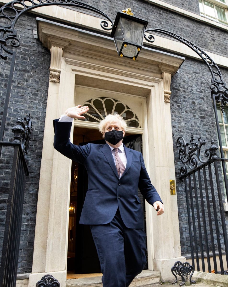PM britânico anuncia confinamento de seis semanas em Inglaterra