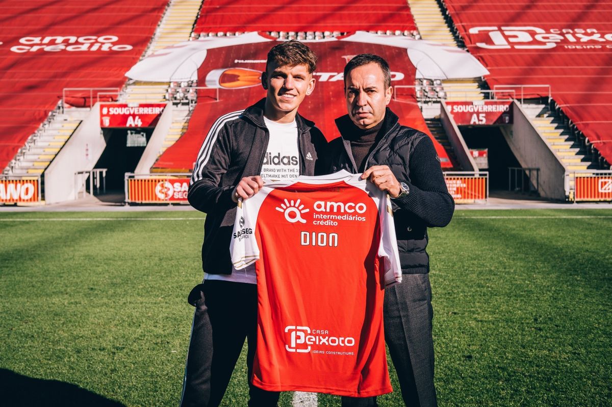 Dion McGhee chega do Manchester United para o SC Braga