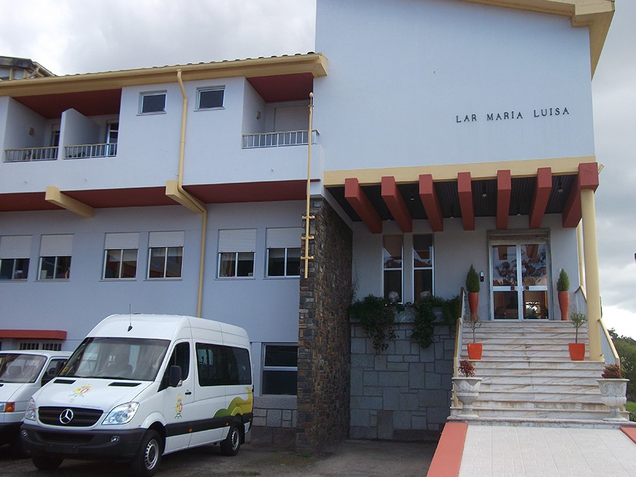 Surto no Lar Maria Luísa já fez 13 mortos, um deles hoje