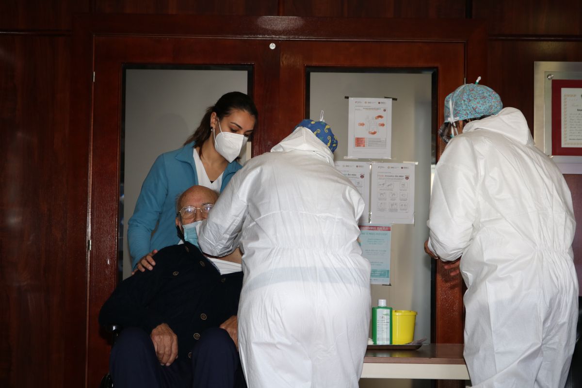 Utente de lar em Barcelos com 93 anos foi o primeiro a receber a vacina