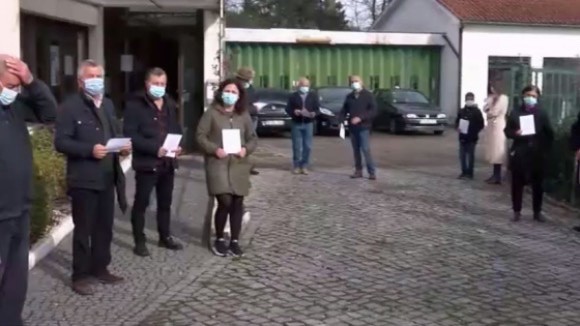 Cambeses sem boicote mas com apelos ao voto em branco