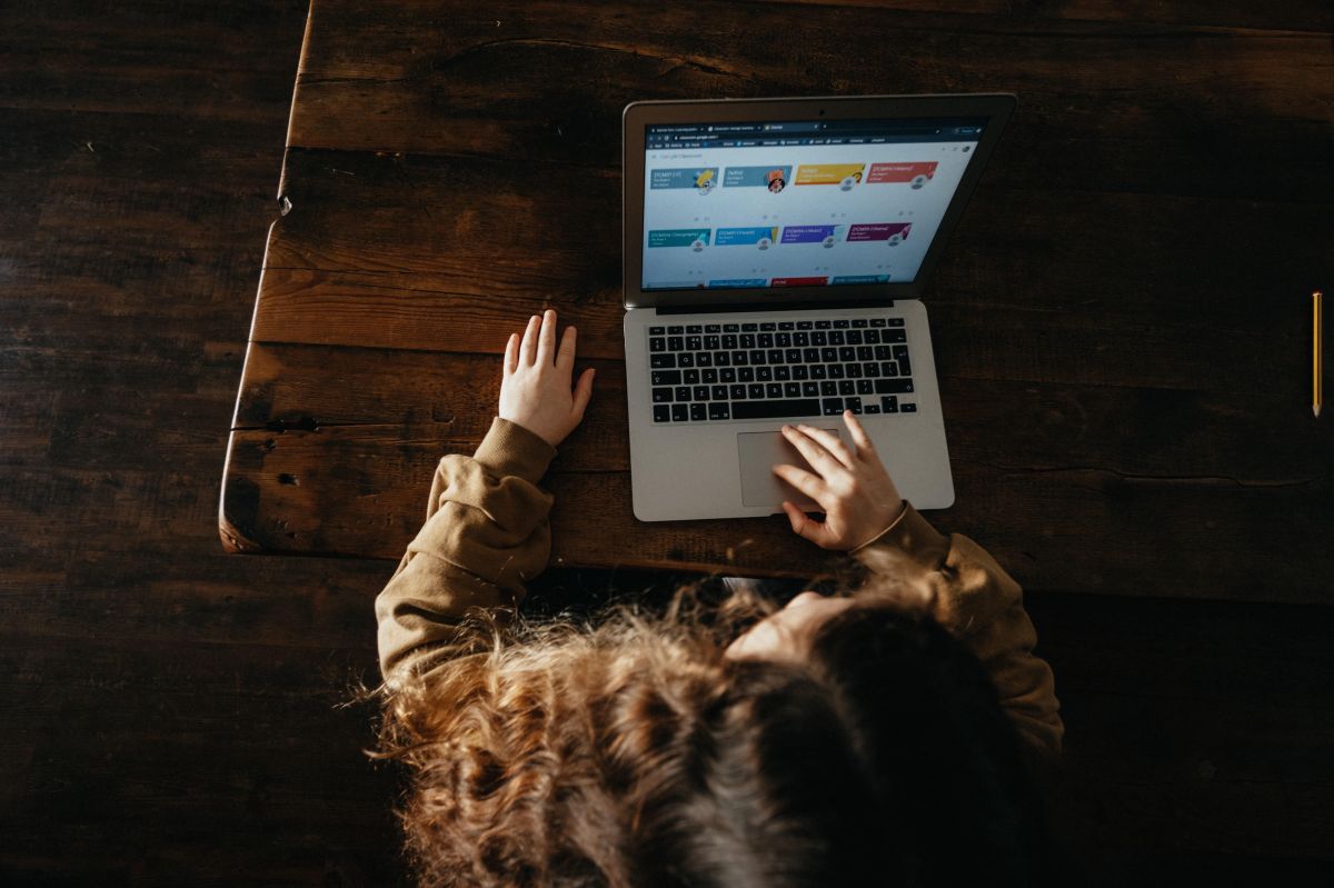 Câmara garante internet e meios informáticos a alunos
